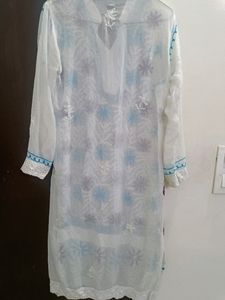 White Floral Embroidered Kurti