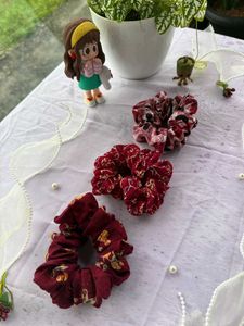 Floral Scrunchie Set (Pack Of 3)