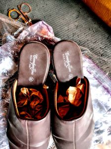 Comfort Coes Flats &amp; Sandals