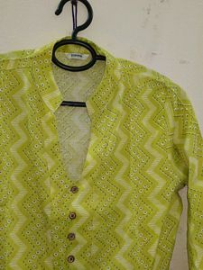 Short Kurti Perfect For College And Office Going