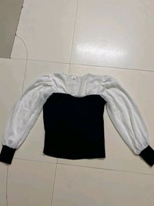 Beautiful Unique Top ❤️🖤🤍❤️
