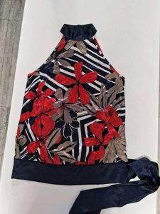 MAX Sleeveless Satin Top