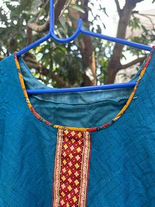 Kurtha Top, Shawl, Pant