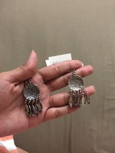 Earrings- Metal/Black