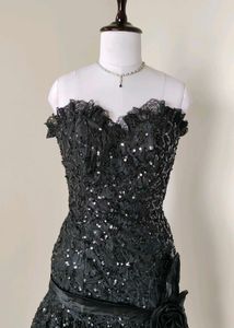💥Price Drop💥Pinteresty Rosette Glitter Dress