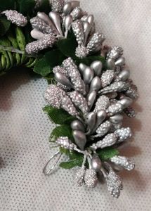 Elegant Silver Floral Hair Accessory