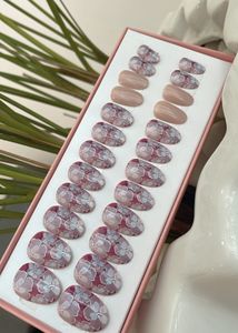 24 Pc Press On Nails Set.