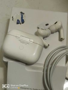 Apple AirPods Pro 2nd Gen