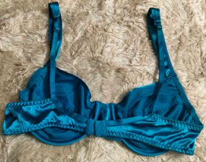 ✨Luxurious Peacock Blue Satin Underwire Bra