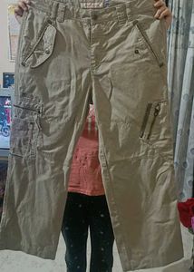 Khaki Material Cargo Baggy Pants 🫠