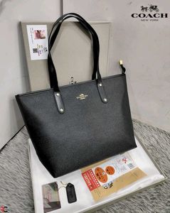 COACH TOTE BAG IN SIGNATURE CANVAS WD BOX