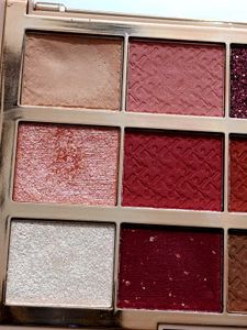 Kay Beauty Multi Texture Eyeshadow Palette