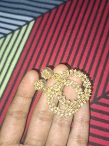 Sparkling Gold Circle Earrings
