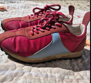 SEOUL SCARLET THEATER SNEAKERS