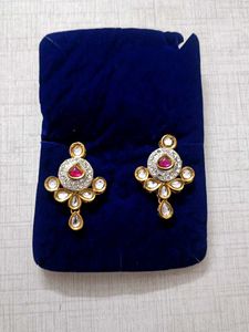 Necklaces in Good condition