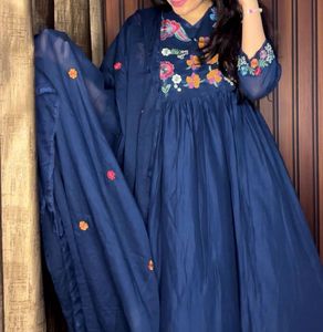 Floral Embroidered Kurta Set