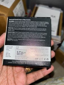Mila Beauty Compact And Makeup Fixer