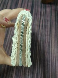 Knitted Walet