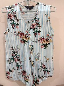 Floral Print Sleeveless Top
