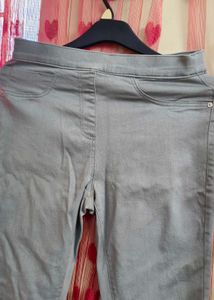 Grey Jeggings 🩶🤍