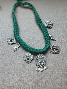 Leaf Pendant Necklace