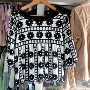 Black N White Sleeve Scalloped Crochet