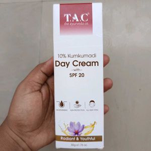 10% KUMKUMADI DAY CREAM WITH SPF 20
