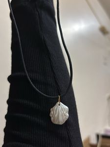 Shell Pendant Necklace