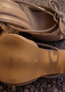 Nude Pointed Bow heels