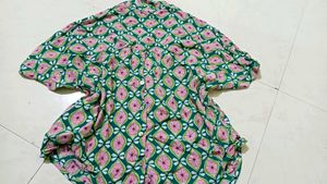 ONLY green cropped shirt