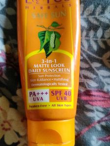 Lotus herbal Sunscreen spf 40