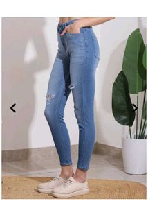 Shein Ripped Knee Denim stretchable Jeans