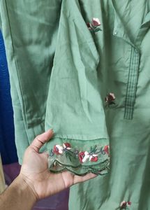 Pakistani 3 Piece Suit