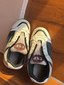 Sport shoes