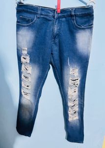 Blue Torned Jeans 👖