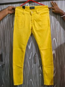 Trendy Yellow Jeans