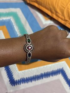 Beautiful Bracelet Perfect For This Wedding Season