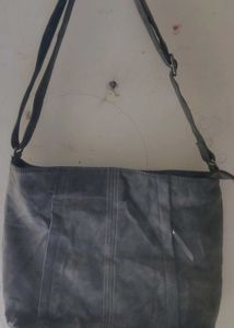 GREY SHOULDER BAG