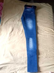 Stylish Blue Jeans with Belt
