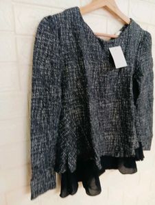 Chic Black &amp; White Top