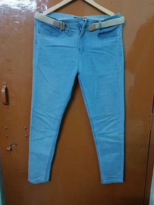 Women&#39;s Jeans