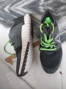 Like New Kept Unused Reebok Shoes 6 Size