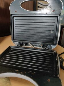 Sandwich Maker Grill