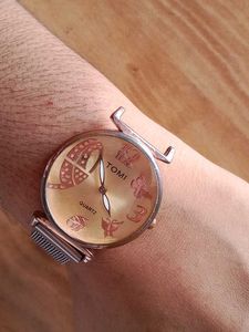 Women&#39;s Classic Rose Gold Magnet Watch ⌚