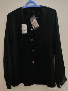 Elegant Black Shirt - M/L