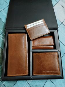 TOMMY HILFIGER LEATHER GIFT BOX