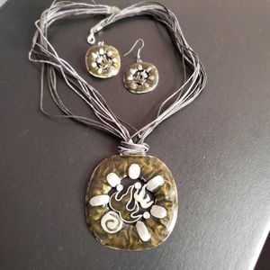Necklace &amp; Earring Set