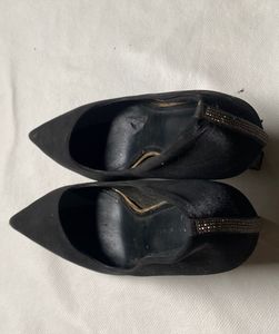 Black heel