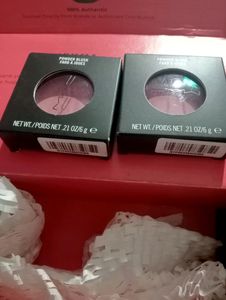 MAC FLEUR POWER SATIN POWDER BLUSH
