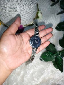 🎊🥳Buy One Get 1 Free🥳🎊New Stylish Silver Watch